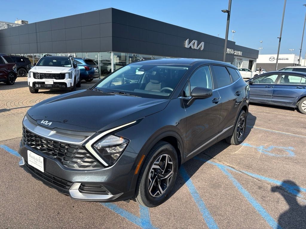 Used 2023 Kia Sportage LX AWD/4WD image 1