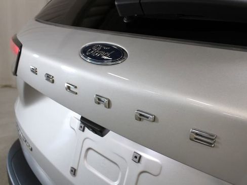 Used 2020 Ford Escape Titanium image 32