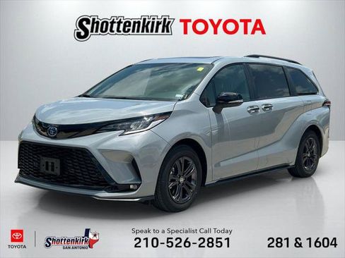 Certified 2025 Toyota Sienna XSE w/ XSE Premium Package AWD/4WD image 1