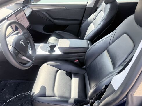 Used 2023 Tesla Model Y Performance image 25