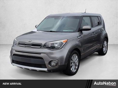 Used 2017 Kia Soul + image 1