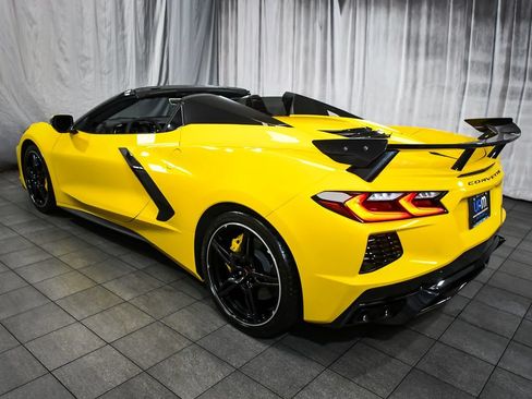 Used 2025 Chevrolet Corvette Stingray Preferred Conv w/ 2LT RWD image 4