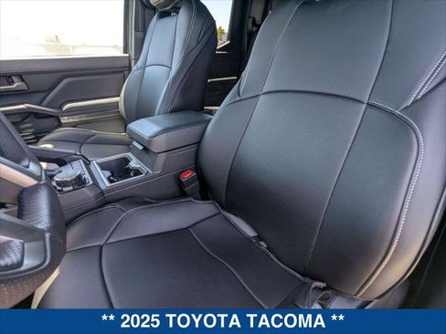 Used 2025 Toyota Tacoma TRD Sport AWD/4WD image 20