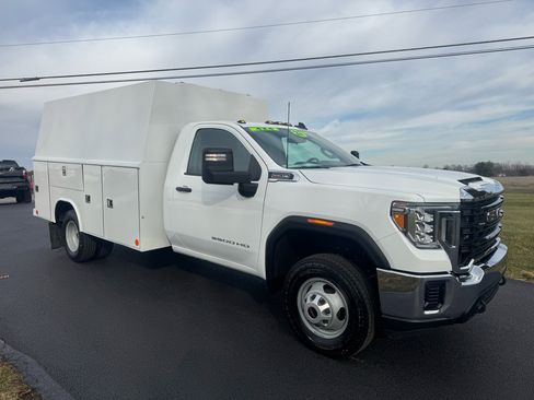 Used 2022 GMC Sierra 3500 Pro w/ Convenience Package image 6