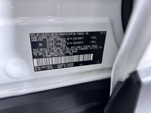 Used 2022 Toyota RAV4 LE AWD/4WD image 18