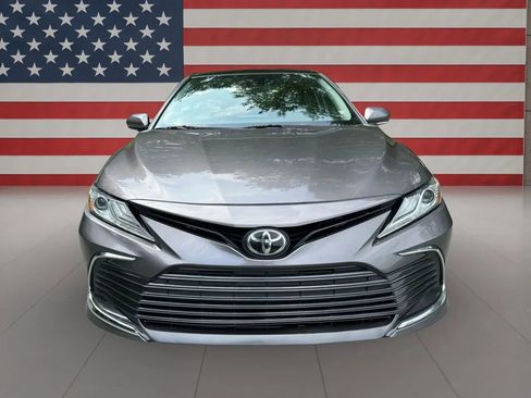 Used 2021 Toyota Camry XLE FWD image 2
