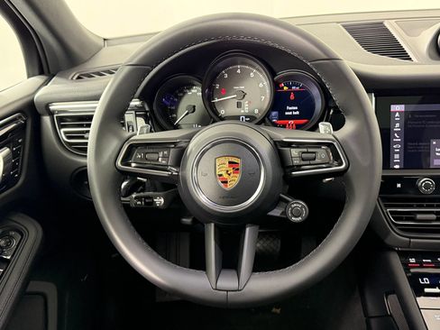 Certified 2026 Porsche Macan AWD/4WD image 11