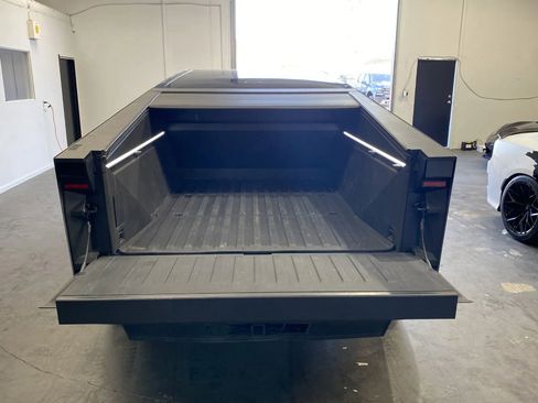 Used 2024 Tesla Cybertruck AWD Crew Cab image 8