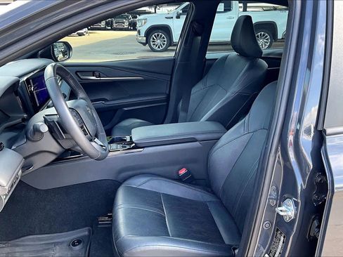 Used 2025 Toyota Camry XSE FWD image 7