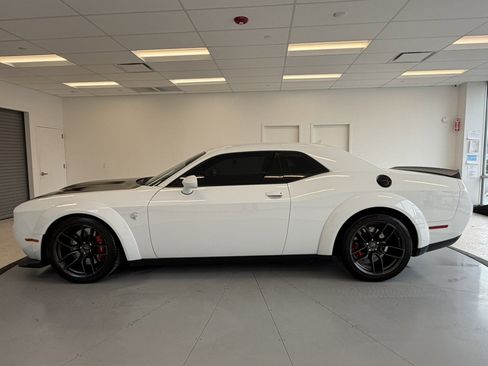 Used 2018 Dodge Challenger SRT Hellcat image 4