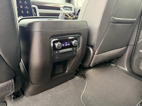 New 2026 GMC Yukon Elevation image 17