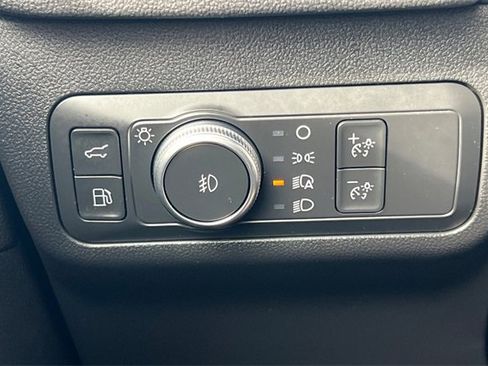 Used 2022 Ford Escape Titanium w/ Titanium Premium Package image 32