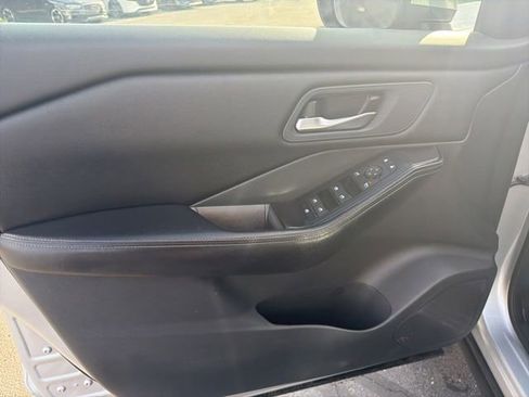 Used 2025 Nissan Rogue SV AWD/4WD image 23