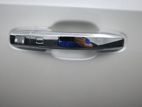 Used 2024 GMC Sierra 1500 Denali w/ Technology Package image 8