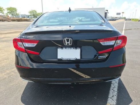 Used 2020 Honda Accord Touring image 6