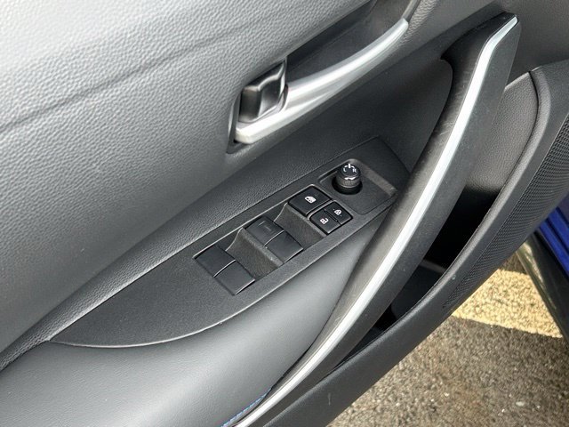 Used 2021 Toyota Corolla SE w/ SE Premium Package FWD image 19