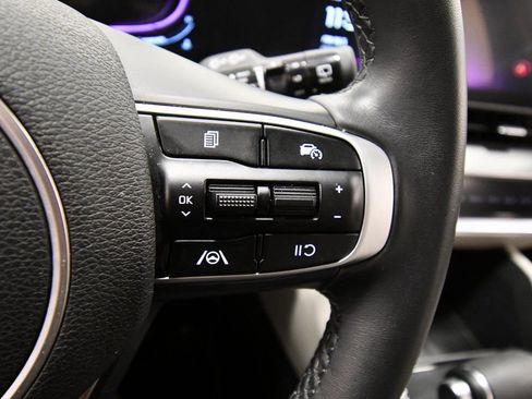 Certified 2025 Kia Sportage EX image 22