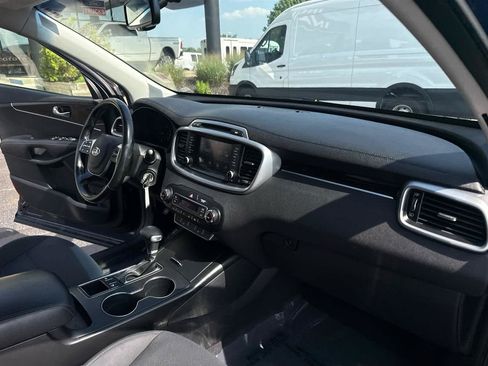 Used 2019 Kia Sorento FWD w/ Option Group 020 image 30
