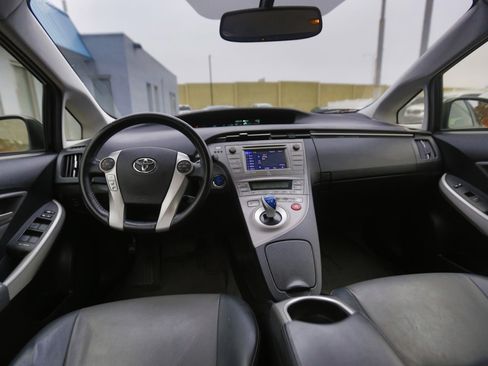 Used 2012 Toyota Prius Five image 11