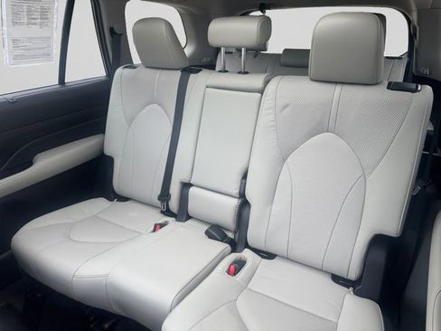 Used 2024 Toyota Grand Highlander FWD image 13