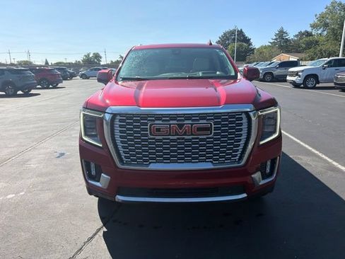 Used 2021 GMC Yukon XL Denali w/ Denali Premium Package AWD/4WD image 3