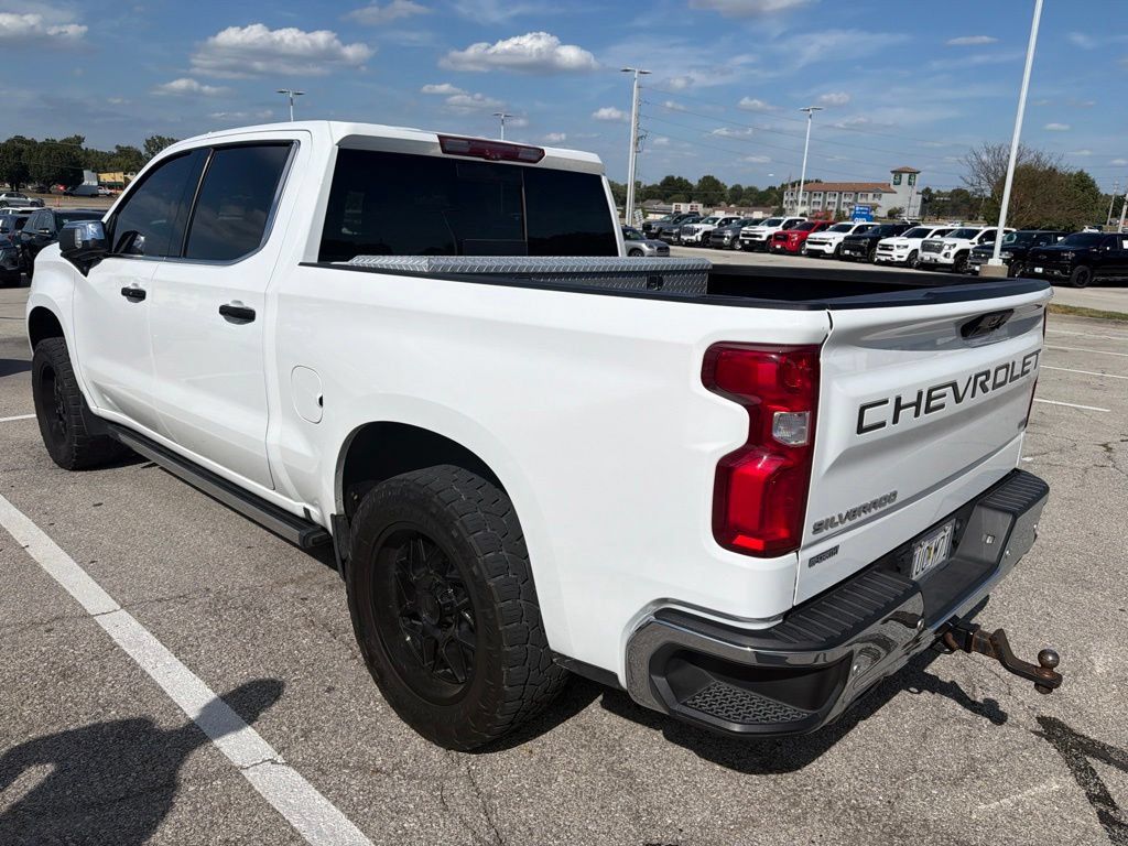 Used 2022 Chevrolet Silverado 1500 LTZ AWD/4WD image 3