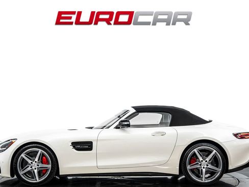 Used 2021 Mercedes-Benz AMG GT Roadster image 3