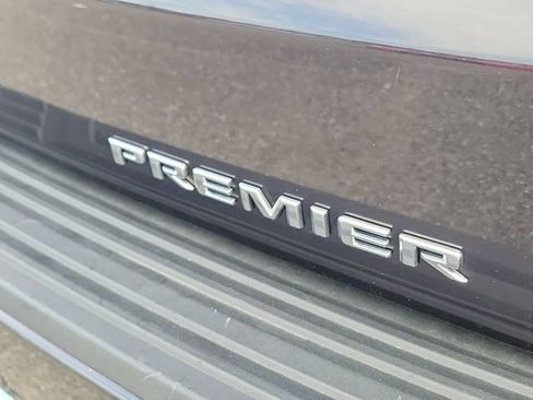 Certified 2025 Chevrolet Suburban Premier RWD image 8