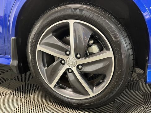 Used 2020 Honda HR-V Touring image 3