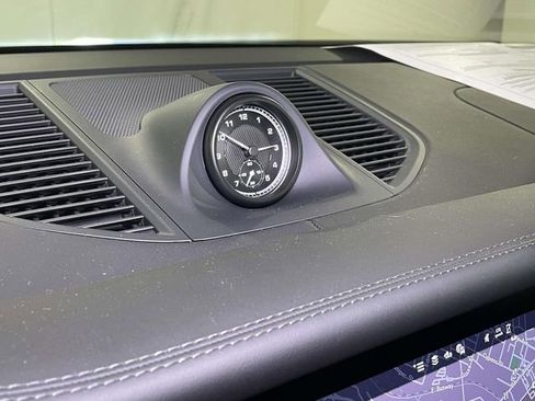 Certified 2025 Porsche Macan image 35