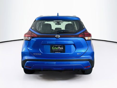 Used 2023 Nissan Kicks SV FWD image 7
