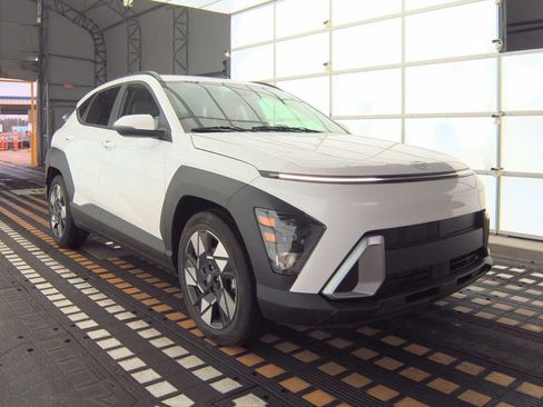 Used 2025 Hyundai Kona SEL image 4