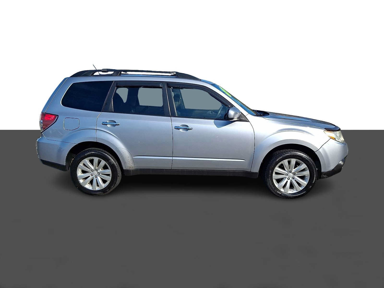 Used 2013 Subaru Forester 2.5X Premium w/ All-Weather Plus Pkg AWD/4WD image 7