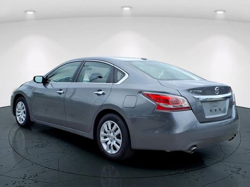 Used 2015 Nissan Altima 2.5 S w/ Power Driver Seat Package FWD image 4