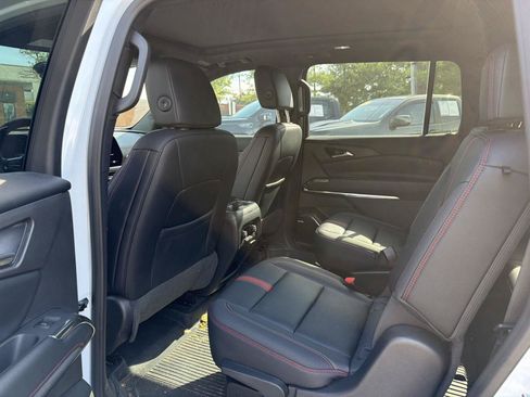 Used 2026 Chevrolet Traverse RS w/ LPO, Floor Liner Package FWD image 16