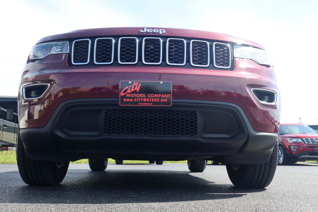 Used 2018 Jeep Grand Cherokee Laredo AWD/4WD image 5