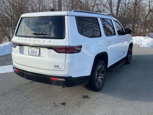 Used 2024 Jeep Wagoneer Series II w/ Flexible Seating Group image 6