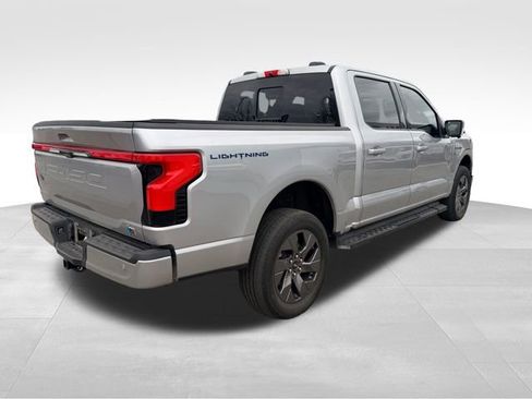 Used 2023 Ford F150 Lightning Lariat image 5