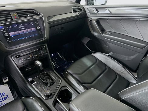 Certified 2021 Volkswagen Tiguan SEL Premium R-Line image 24
