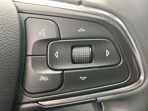 Used 2023 Buick Envision Essence FWD image 17