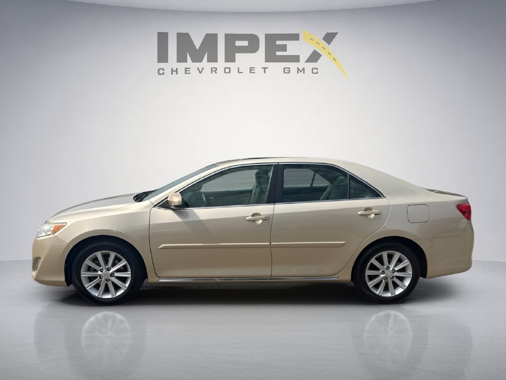 Used 2012 Toyota Camry XLE FWD image 2