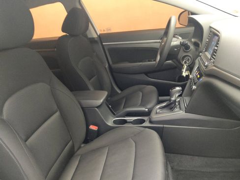 Used 2018 Hyundai Elantra SEL FWD image 21