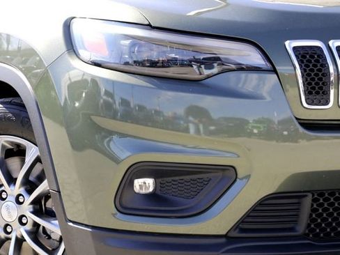 Used 2021 Jeep Cherokee Latitude Plus image 3