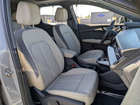 Used 2025 Audi Q4 e-tron Premium w/ Convenience Package AWD/4WD image 28