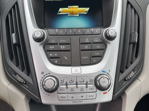 Used 2017 Chevrolet Equinox LS FWD image 22