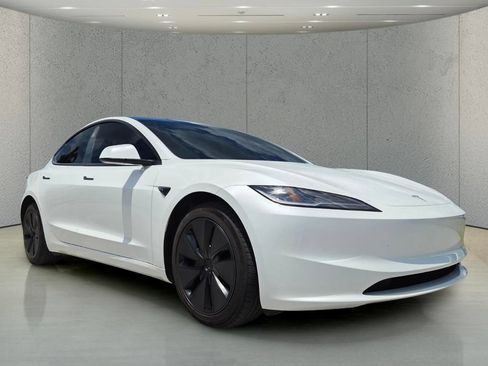 Used 2025 Tesla Model 3 Long Range RWD image 13