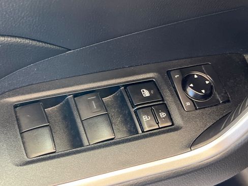 Used 2021 Toyota RAV4 LE AWD/4WD image 13