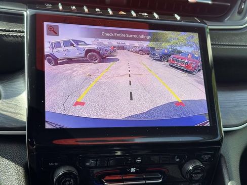 Certified 2023 Jeep Grand Cherokee L Limited AWD/4WD image 19