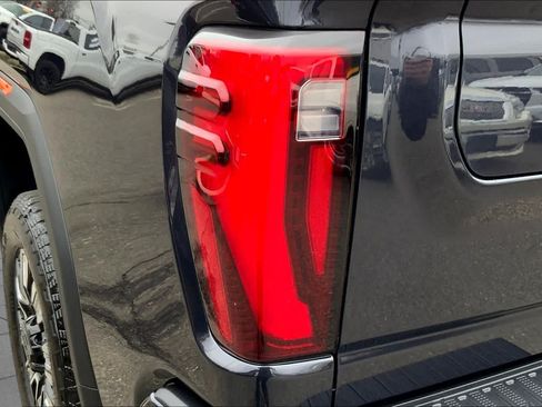Used 2024 GMC Sierra 2500 Denali w/ Denali Reserve Package AWD/4WD image 22