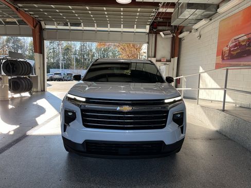 New 2026 Chevrolet Traverse LT w/ LPO, Floor Liner Package image 2